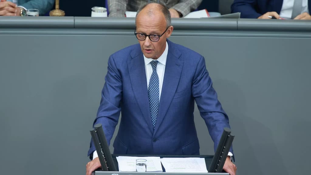 Merz valt AfD in Bondsdag hard aan: 'Partij wil etnische zuivering'