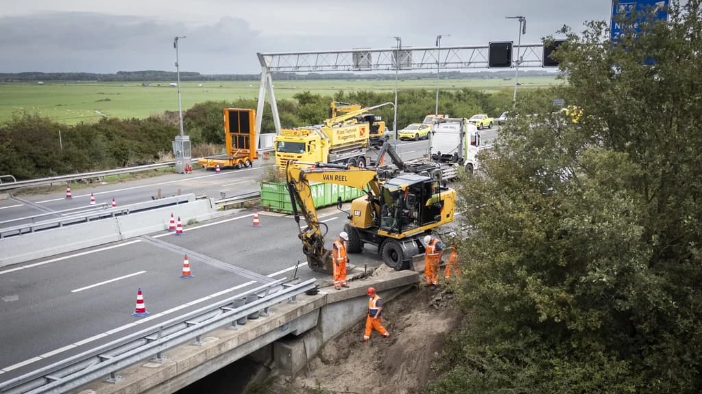 Brug A28 bij Nijkerk weer helemaal open na spoedherstel