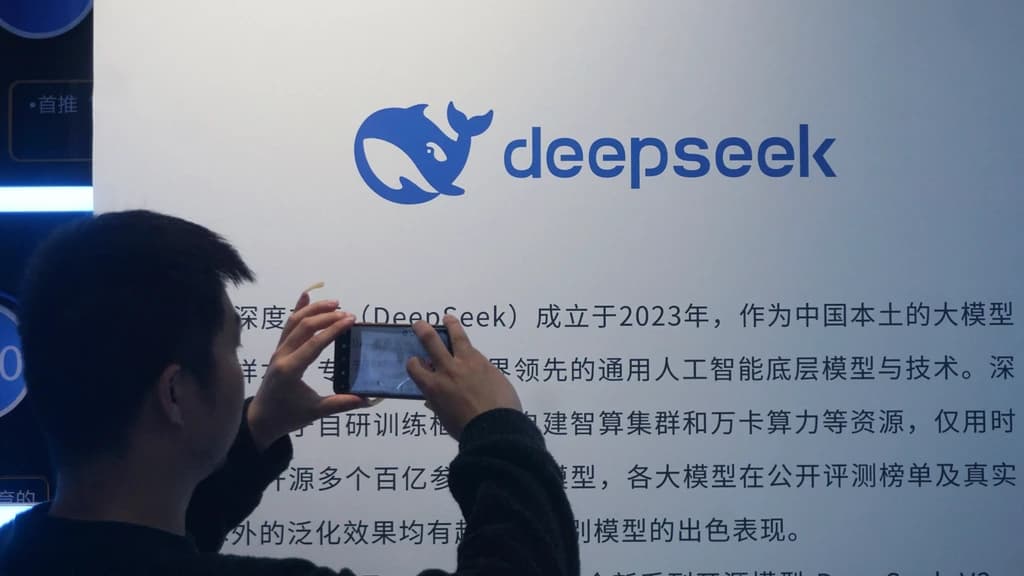 VS beschuldigt Chinese AI-bedrijven van massaal kopiëren van technologie